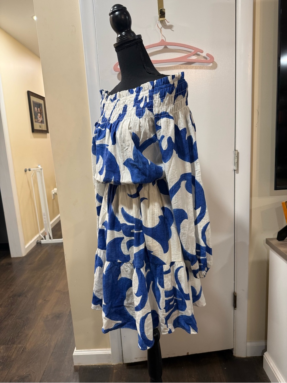 H&M White Off-Shoulder Dress with Royal Blue Swirl Print - Picture 6 of 8
